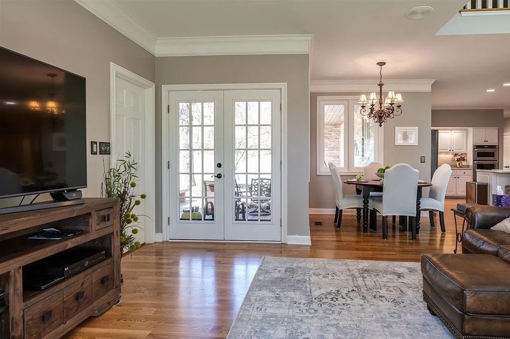 The Estate in Franklin is a luxurious home surrounded by stunning landscaping and mature trees now available for sale. This home located at 4511 Peytonsville Rd, Franklin, Tennessee; offering 04 bedrooms and 03 bathrooms with 5,565 square feet of living spaces.