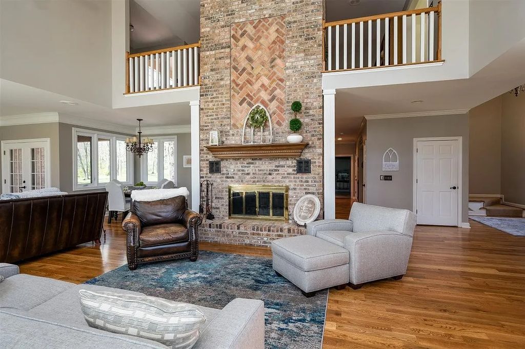 The Estate in Franklin is a luxurious home surrounded by stunning landscaping and mature trees now available for sale. This home located at 4511 Peytonsville Rd, Franklin, Tennessee; offering 04 bedrooms and 03 bathrooms with 5,565 square feet of living spaces.