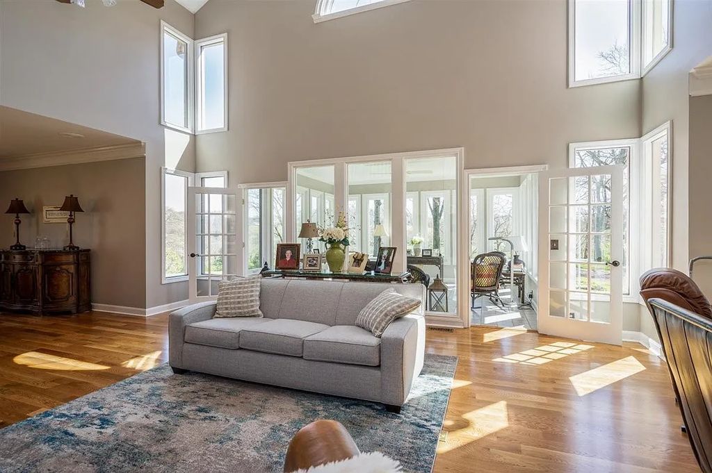 The Estate in Franklin is a luxurious home surrounded by stunning landscaping and mature trees now available for sale. This home located at 4511 Peytonsville Rd, Franklin, Tennessee; offering 04 bedrooms and 03 bathrooms with 5,565 square feet of living spaces.