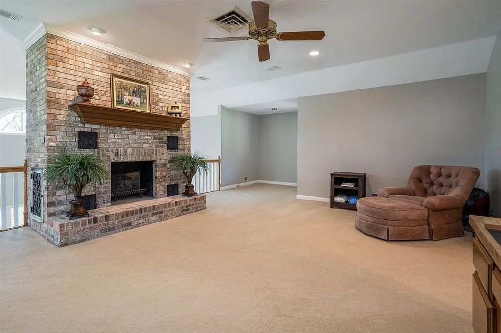 The Estate in Franklin is a luxurious home surrounded by stunning landscaping and mature trees now available for sale. This home located at 4511 Peytonsville Rd, Franklin, Tennessee; offering 04 bedrooms and 03 bathrooms with 5,565 square feet of living spaces.