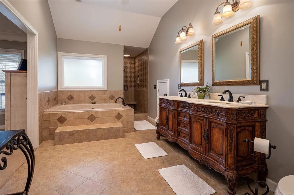 The Estate in Franklin is a luxurious home surrounded by stunning landscaping and mature trees now available for sale. This home located at 4511 Peytonsville Rd, Franklin, Tennessee; offering 04 bedrooms and 03 bathrooms with 5,565 square feet of living spaces.