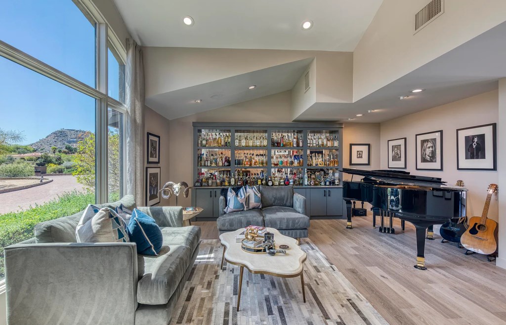 4630 E Clearwater Pkwy Paradise Valley AZ 85253 18