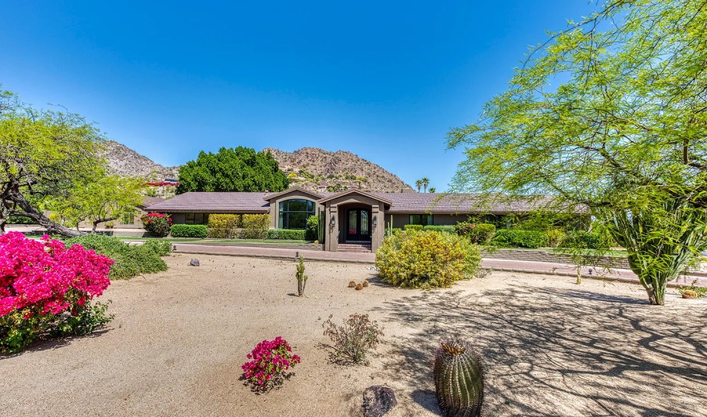 4630 E Clearwater Pkwy Paradise Valley AZ 85253 23