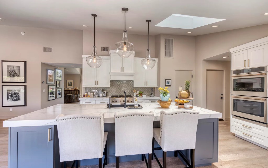 4630 E Clearwater Pkwy Paradise Valley AZ 85253 3