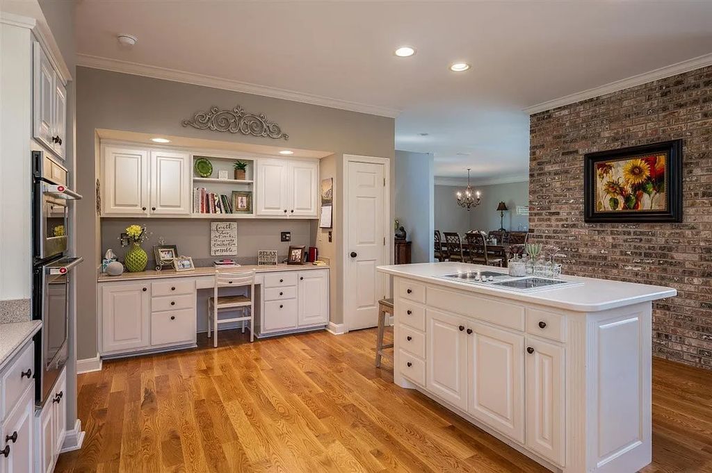 The Estate in Franklin is a luxurious home surrounded by stunning landscaping and mature trees now available for sale. This home located at 4511 Peytonsville Rd, Franklin, Tennessee; offering 04 bedrooms and 03 bathrooms with 5,565 square feet of living spaces.