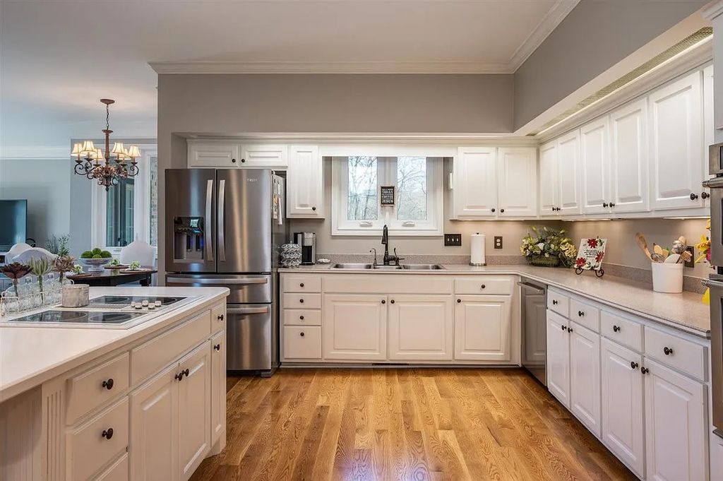 The Estate in Franklin is a luxurious home surrounded by stunning landscaping and mature trees now available for sale. This home located at 4511 Peytonsville Rd, Franklin, Tennessee; offering 04 bedrooms and 03 bathrooms with 5,565 square feet of living spaces.