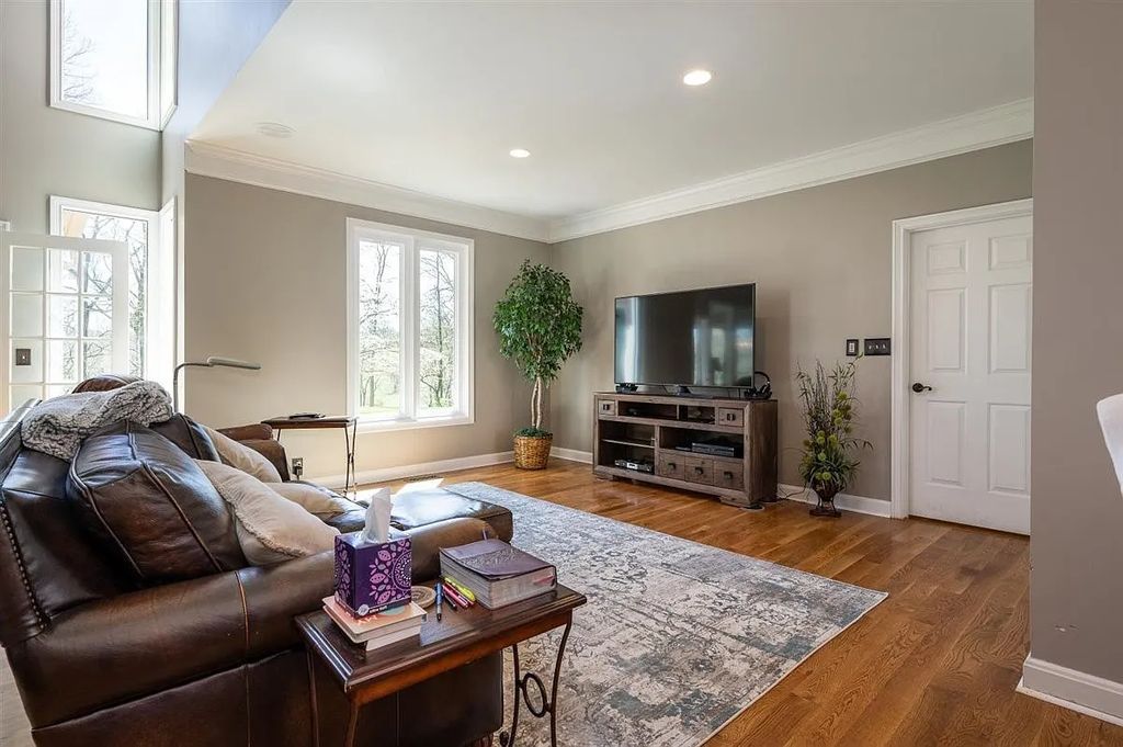 The Estate in Franklin is a luxurious home surrounded by stunning landscaping and mature trees now available for sale. This home located at 4511 Peytonsville Rd, Franklin, Tennessee; offering 04 bedrooms and 03 bathrooms with 5,565 square feet of living spaces.