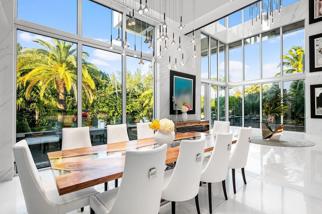 1104 Seminole Boulevard, Villa Azura at Seminole Landing is a contemporary architectural masterpiece nestled in the oceanfront community of North Palm Beach, Florida.