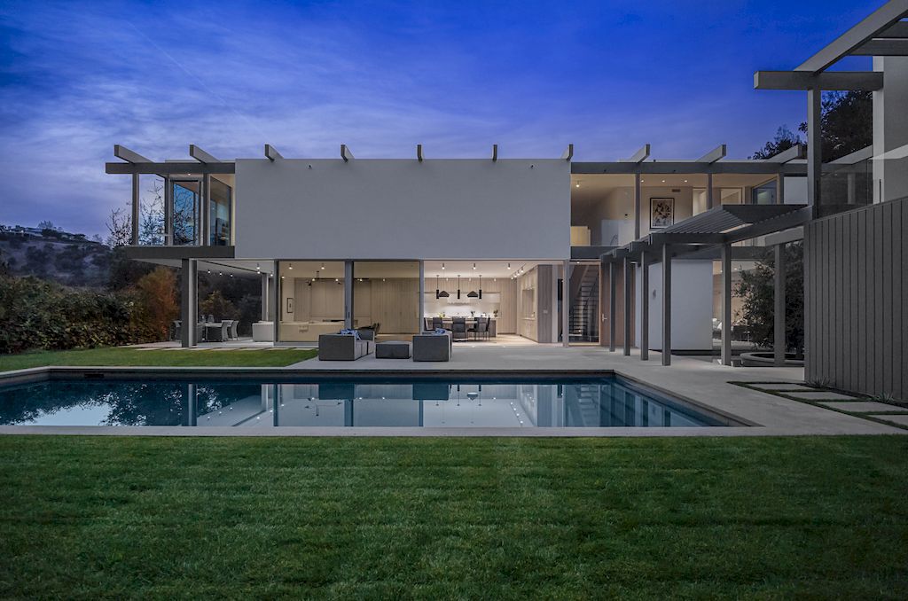 Bel Air House, Stunning house with roofed beam system by DARX Studio