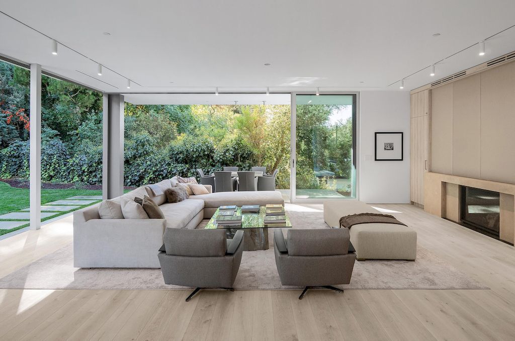 Bel Air House, Stunning house with roofed beam system by DARX Studio