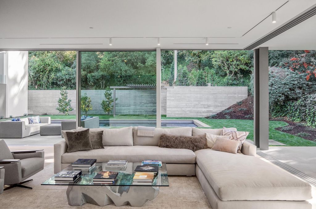 Bel Air House, Stunning house with roofed beam system by DARX Studio
