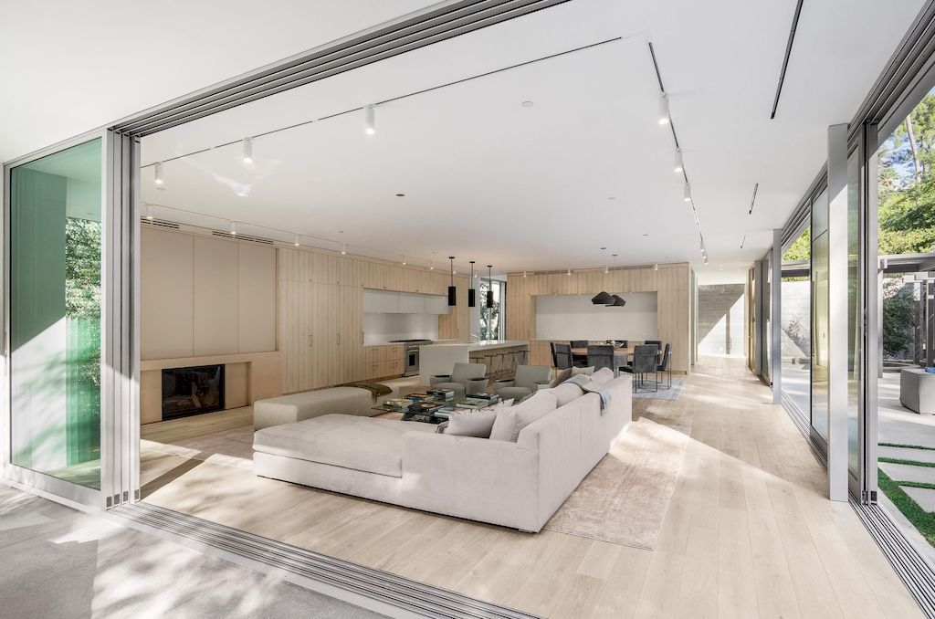 Bel Air House, Stunning house with roofed beam system by DARX Studio