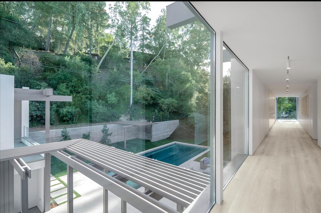 Bel Air House, Stunning house with roofed beam system by DARX Studio