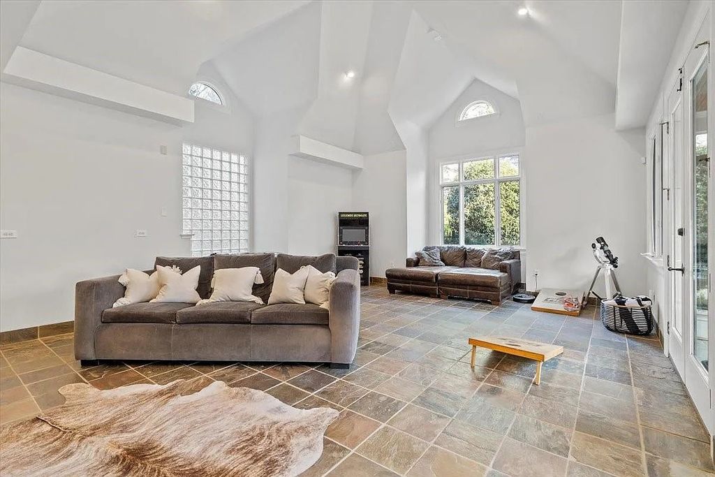 The Estate in Charlotte embodies modern luxury & amenities, now available for sale. This home located at 6312 Mitchell Hollow Rd, Charlotte, North Carolina