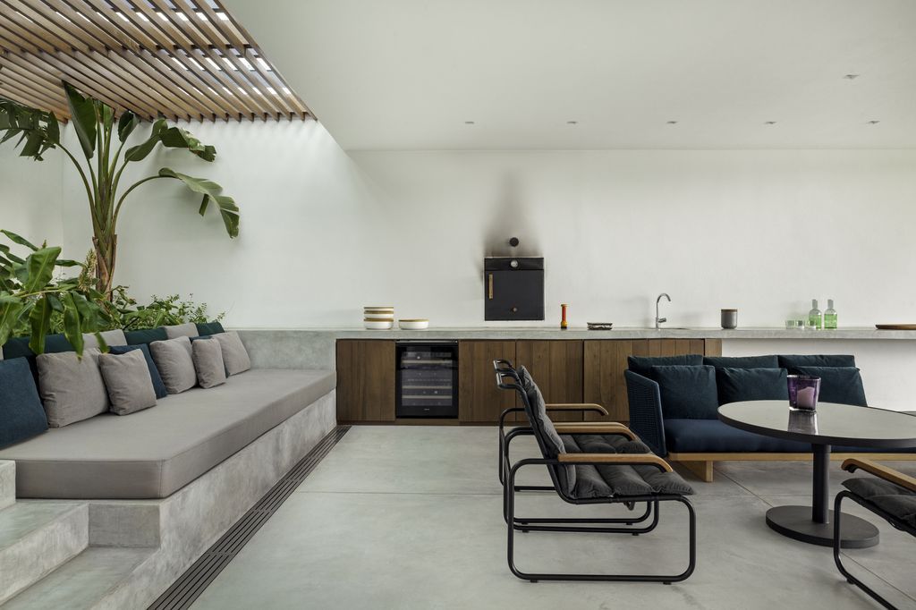 Buried House, a Stunning Beach House in Uruguay by Kallos Turin