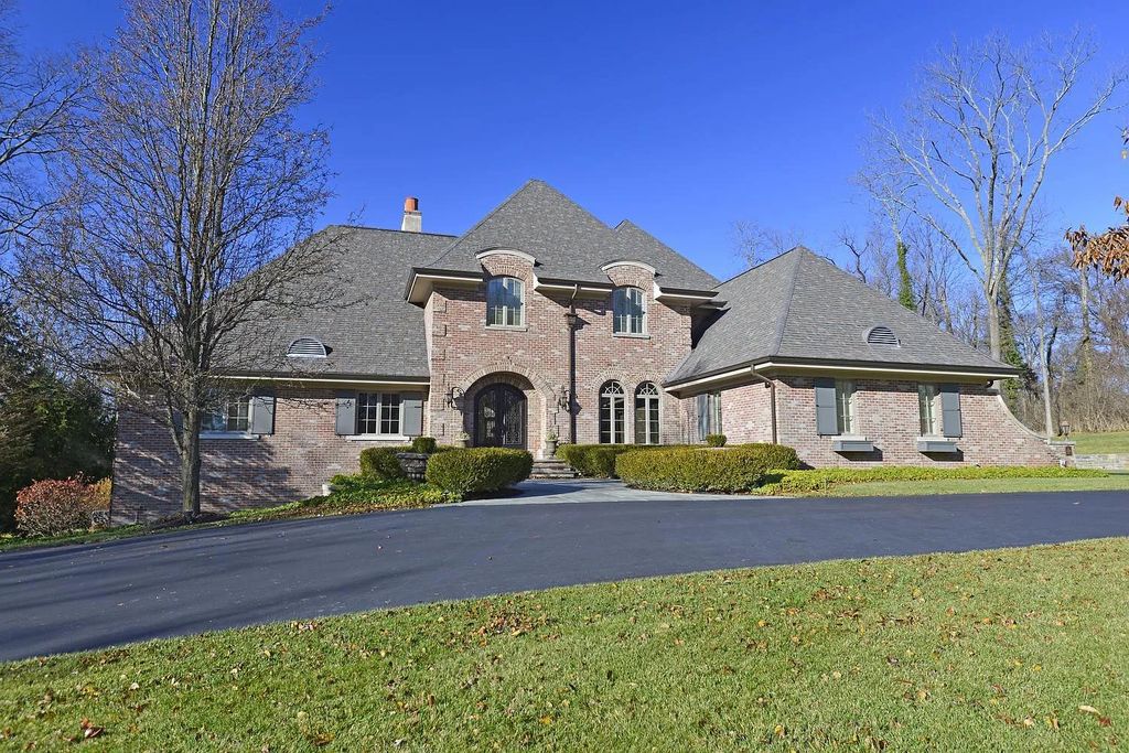The Estate in Cincinnati is a luxurious home with great floor plan - great for entertaining now available for sale. This home located at 5455 Brillwood Ln, Cincinnati, Ohio; offering 05 bedrooms and 06 bathrooms with 6,367 square feet of living spaces. 