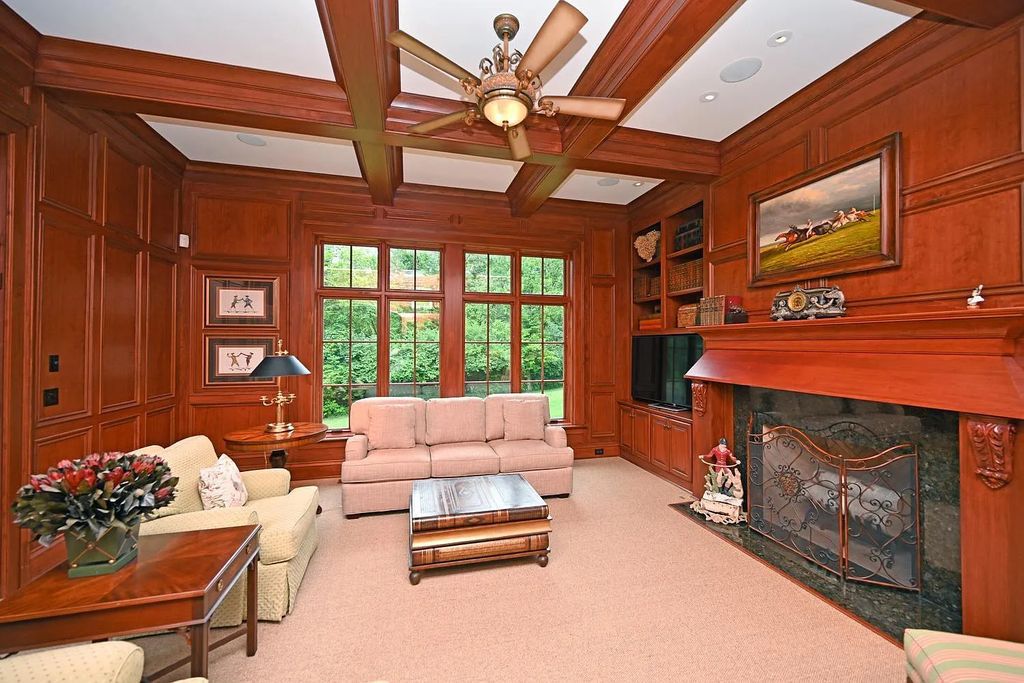 The Estate in Cincinnati is a luxurious home with great floor plan - great for entertaining now available for sale. This home located at 5455 Brillwood Ln, Cincinnati, Ohio; offering 05 bedrooms and 06 bathrooms with 6,367 square feet of living spaces. 