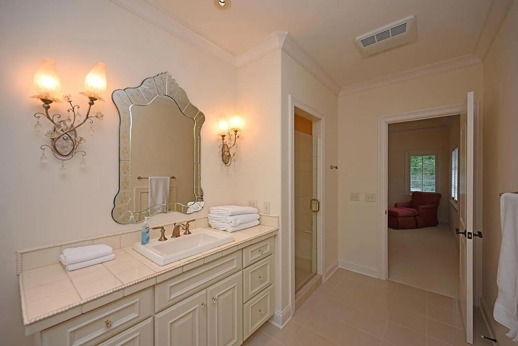 The Estate in Cincinnati is a luxurious home with great floor plan - great for entertaining now available for sale. This home located at 5455 Brillwood Ln, Cincinnati, Ohio; offering 05 bedrooms and 06 bathrooms with 6,367 square feet of living spaces. 