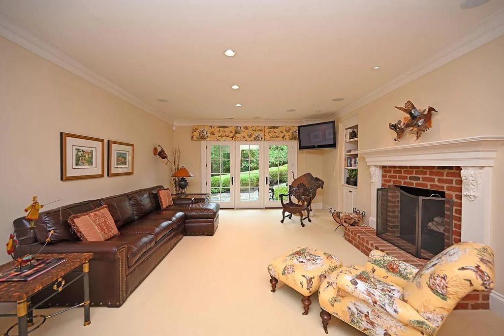The Estate in Cincinnati is a luxurious home with great floor plan - great for entertaining now available for sale. This home located at 5455 Brillwood Ln, Cincinnati, Ohio; offering 05 bedrooms and 06 bathrooms with 6,367 square feet of living spaces. 