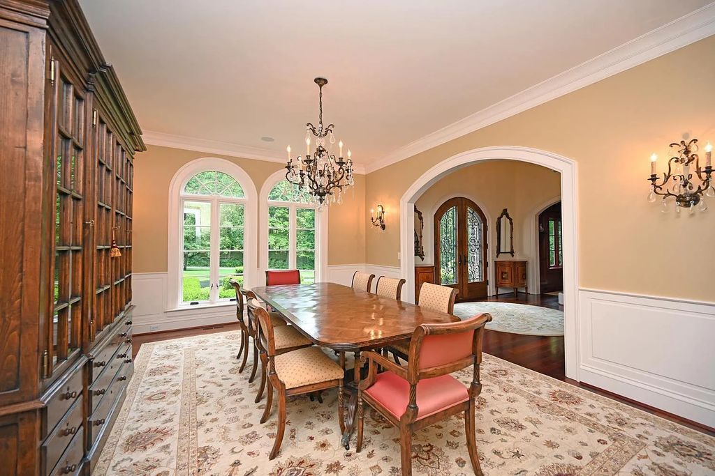 The Estate in Cincinnati is a luxurious home with great floor plan - great for entertaining now available for sale. This home located at 5455 Brillwood Ln, Cincinnati, Ohio; offering 05 bedrooms and 06 bathrooms with 6,367 square feet of living spaces. 