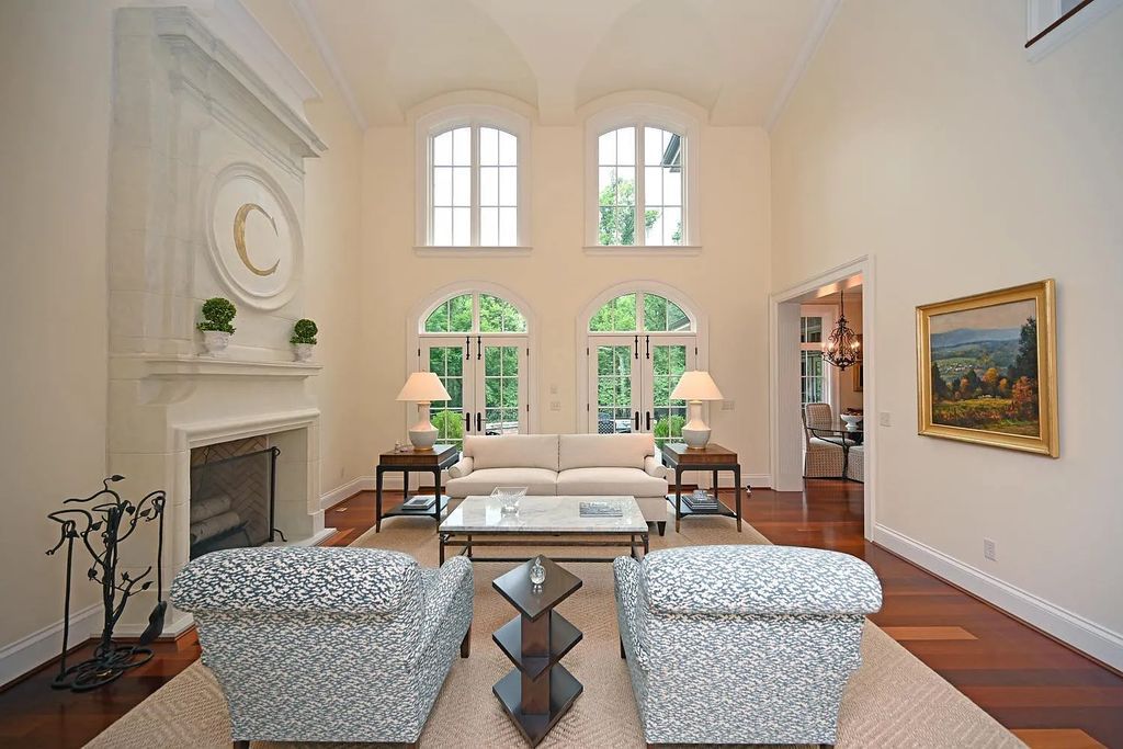 The Estate in Cincinnati is a luxurious home with great floor plan - great for entertaining now available for sale. This home located at 5455 Brillwood Ln, Cincinnati, Ohio; offering 05 bedrooms and 06 bathrooms with 6,367 square feet of living spaces. 