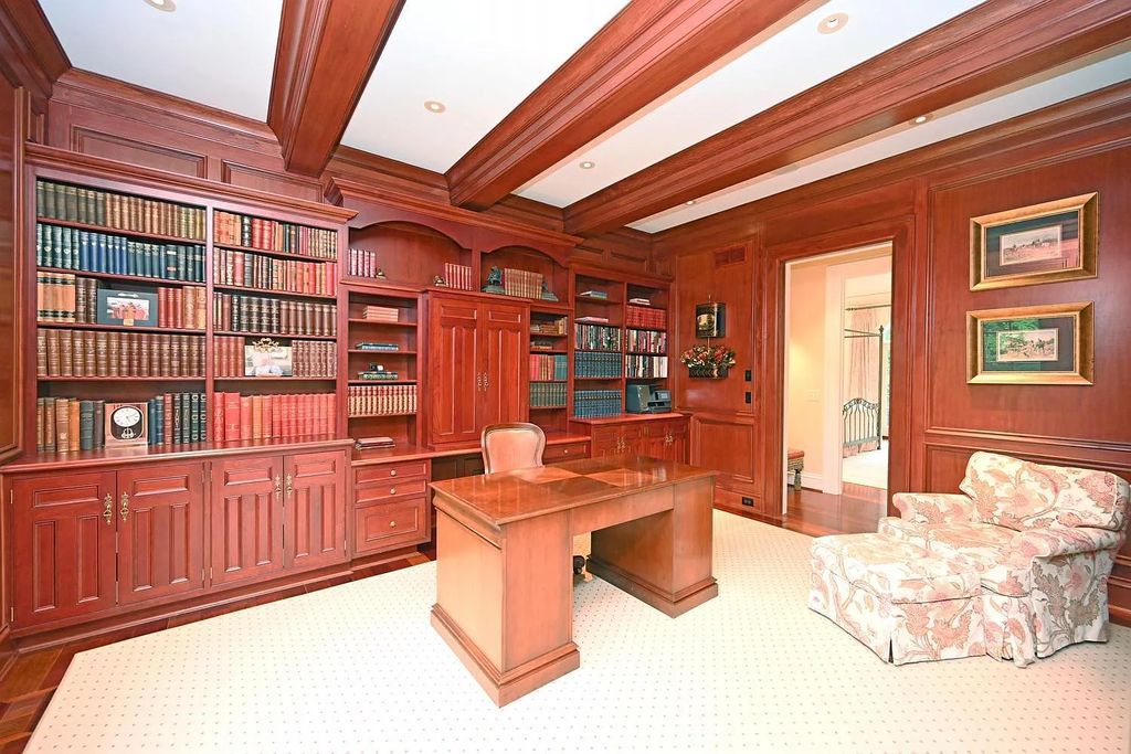 The Estate in Cincinnati is a luxurious home with great floor plan - great for entertaining now available for sale. This home located at 5455 Brillwood Ln, Cincinnati, Ohio; offering 05 bedrooms and 06 bathrooms with 6,367 square feet of living spaces. 