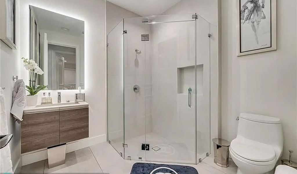 Discover a life of luxury and sophistication at 34 Isla Bahia Drive in Fort Lauderdale, Florida. This luxurious home boasts 6 bedrooms and 8 bathrooms, with over 8,000 square feet of living space situated on a spacious 0.30-acre lot.