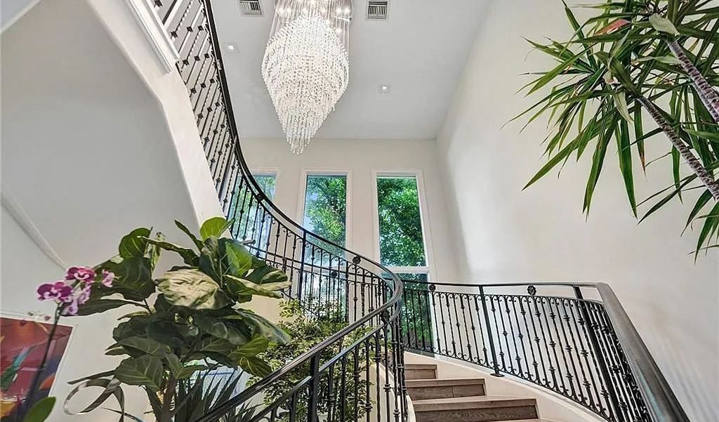 Discover a life of luxury and sophistication at 34 Isla Bahia Drive in Fort Lauderdale, Florida. This luxurious home boasts 6 bedrooms and 8 bathrooms, with over 8,000 square feet of living space situated on a spacious 0.30-acre lot.