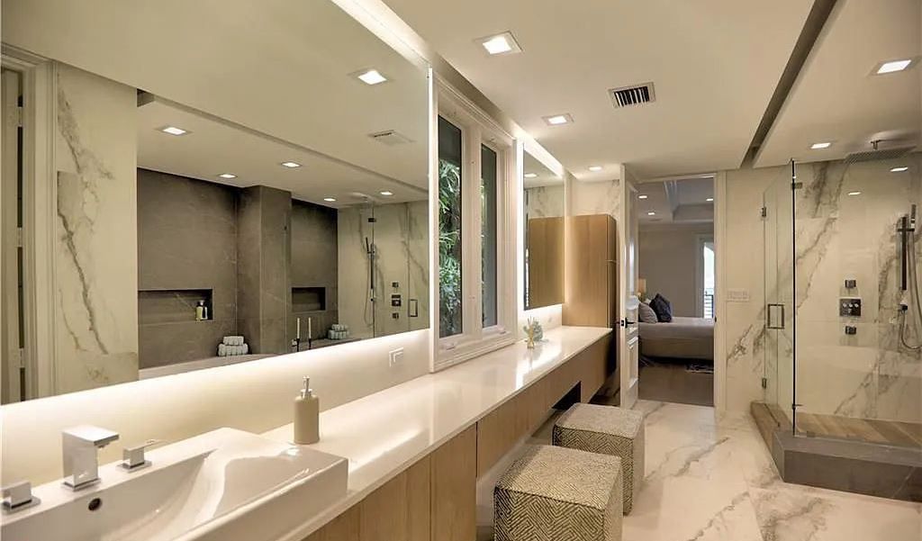 Discover a life of luxury and sophistication at 34 Isla Bahia Drive in Fort Lauderdale, Florida. This luxurious home boasts 6 bedrooms and 8 bathrooms, with over 8,000 square feet of living space situated on a spacious 0.30-acre lot.