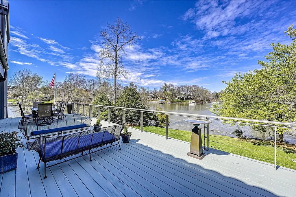 For $3.2M, This is Your Chance to Own Lakefront Property with Bauhaus-style Architecture in Charlotte, NC