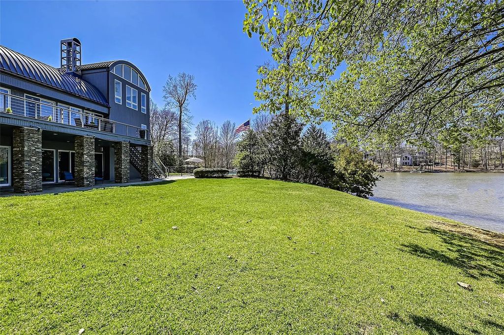 For $3.2M, This is Your Chance to Own Lakefront Property with Bauhaus-style Architecture in Charlotte, NC