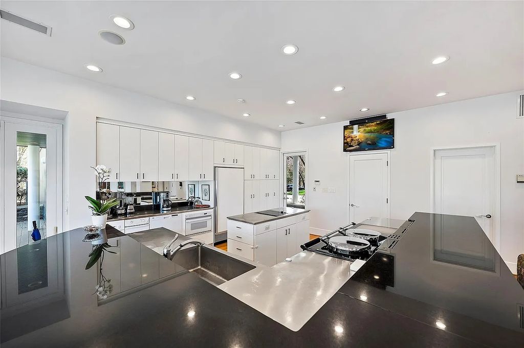 For $3.2M, This is Your Chance to Own Lakefront Property with Bauhaus-style Architecture in Charlotte, NC