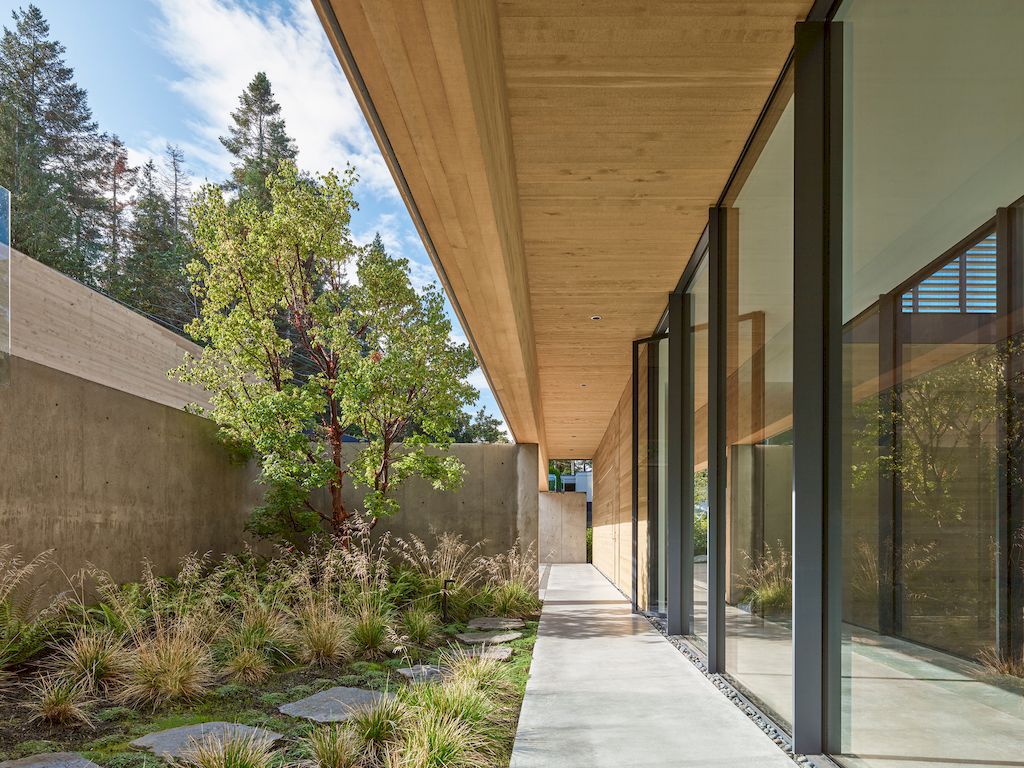 Four Four House with Unobstructed Views of Water by Mcleod Bovell 10