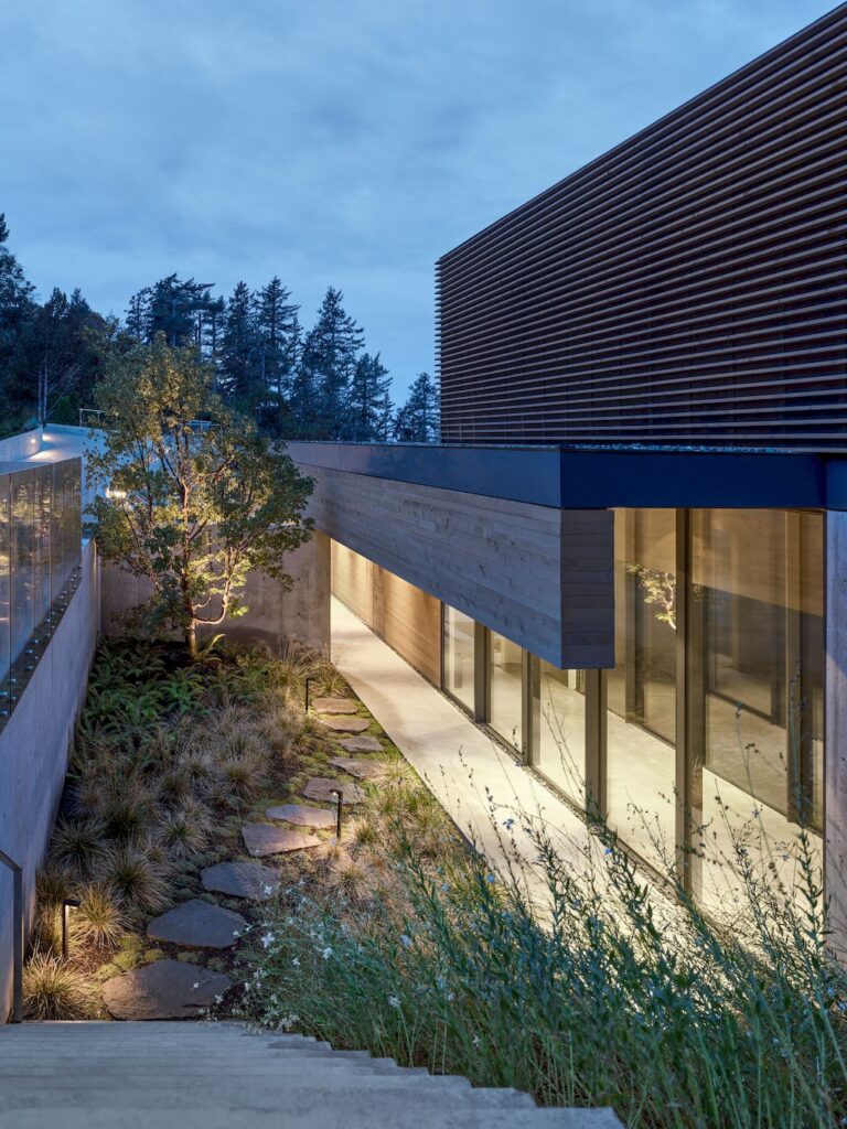 Four Four House with Unobstructed Views of Water by Mcleod Bovell 15