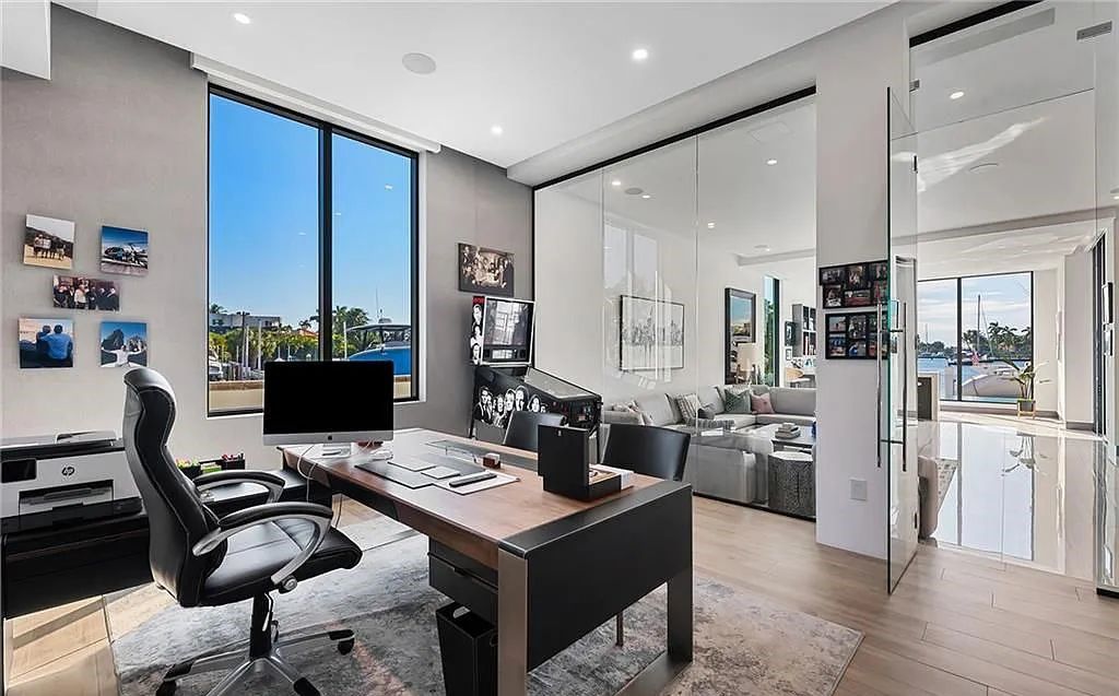 Experience modern coastal living at its finest with 1425 E Lake Drive, a stunning 5-bedroom, 8-bathroom home in prestigious Harbor Beach, Fort Lauderdale, Florida.