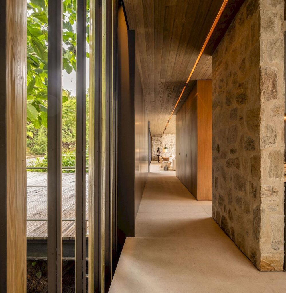 LAB House, stunning home blend in with nature by Studio Arthur Casas
