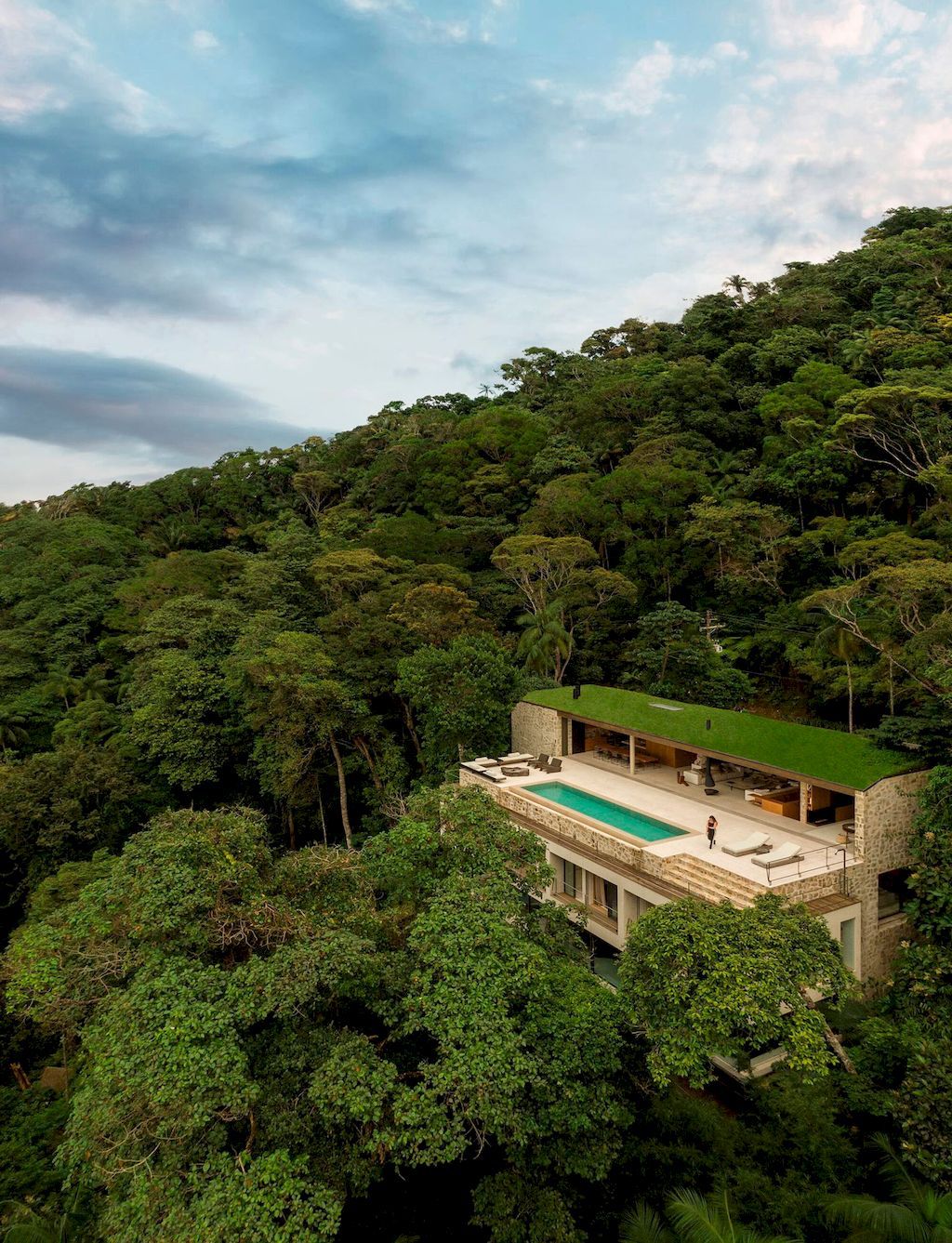 LAB House, stunning home blend in with nature by Studio Arthur Casas