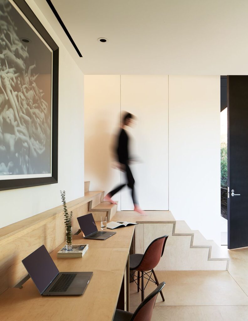 LR2 House to Enjoy Outdoor California Stylelife by Montalba Architects 8