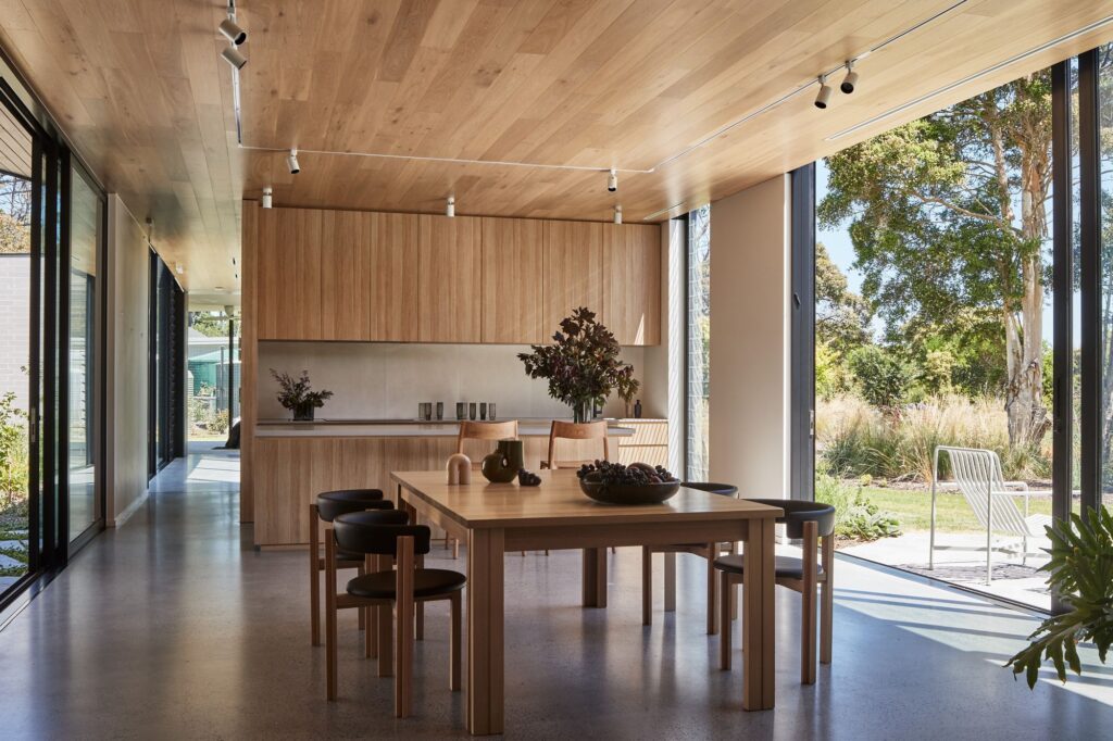 Mount Martha House, Single-storey Holiday Residence by Kister Architects