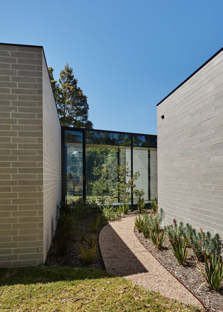 Mount Martha House elegant single storey holiday residence by Kister Architects 3
