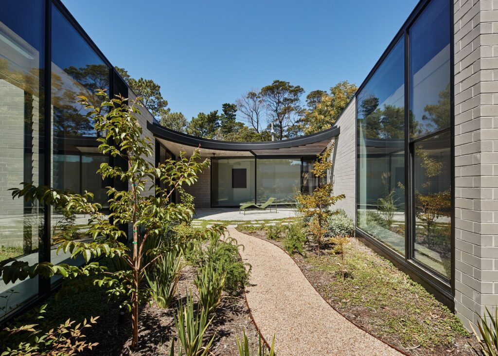 Mount Martha House, Single-storey Holiday Residence by Kister Architects