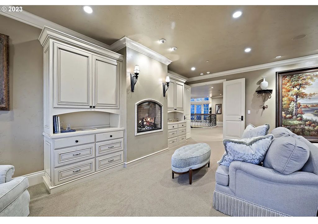The Estate in Portland is a luxurious home featuring rich amenities, large living spaces and soaring ceilings to offer spectacular sunset and panoramic views now available for sale. This home located at 12955 NW Skyline Blvd, Portland, Oregon; offering 04 bedrooms and 05 bathrooms with 7,956 square feet of living spaces.