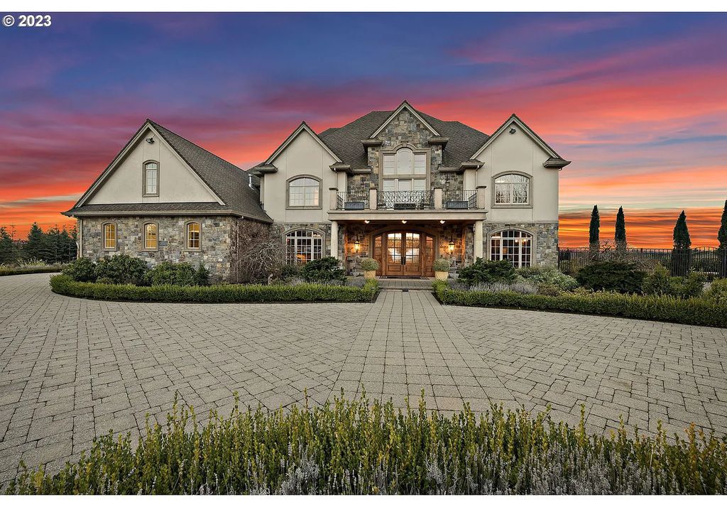 The Estate in Portland is a luxurious home featuring rich amenities, large living spaces and soaring ceilings to offer spectacular sunset and panoramic views now available for sale. This home located at 12955 NW Skyline Blvd, Portland, Oregon; offering 04 bedrooms and 05 bathrooms with 7,956 square feet of living spaces.