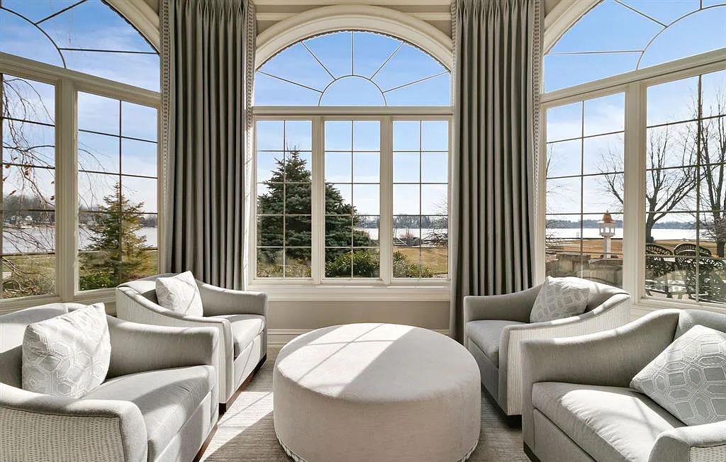 The Estate in Fenton is a luxurious home meticulously built with no detail was spared now available for sale. This home located at 13123 Log Cabin Point, Fenton, Michigan; offering 04 bedrooms and 06 bathrooms with 6,990 square feet of living spaces.