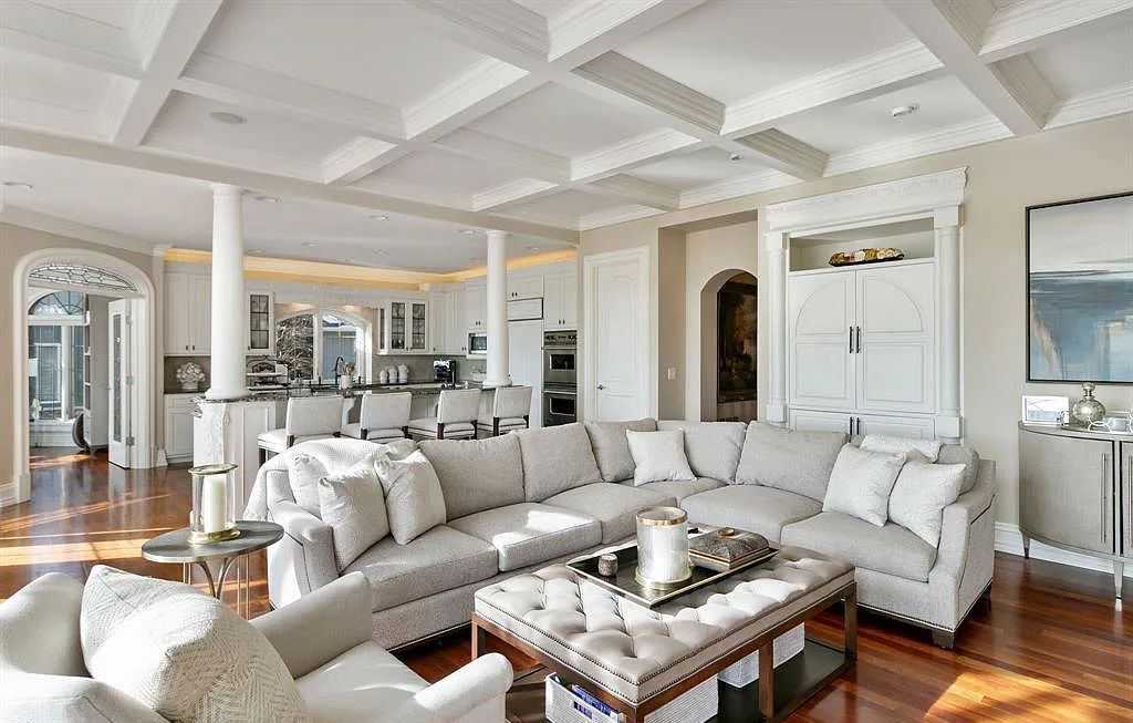 The Estate in Fenton is a luxurious home meticulously built with no detail was spared now available for sale. This home located at 13123 Log Cabin Point, Fenton, Michigan; offering 04 bedrooms and 06 bathrooms with 6,990 square feet of living spaces.