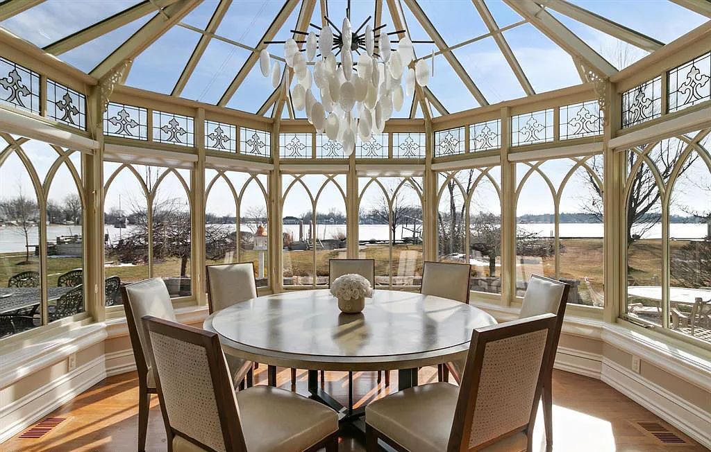 The Estate in Fenton is a luxurious home meticulously built with no detail was spared now available for sale. This home located at 13123 Log Cabin Point, Fenton, Michigan; offering 04 bedrooms and 06 bathrooms with 6,990 square feet of living spaces.