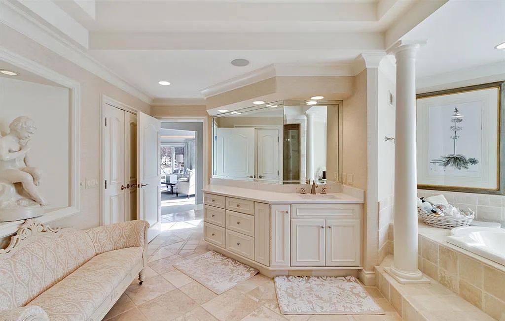 The Estate in Fenton is a luxurious home meticulously built with no detail was spared now available for sale. This home located at 13123 Log Cabin Point, Fenton, Michigan; offering 04 bedrooms and 06 bathrooms with 6,990 square feet of living spaces.