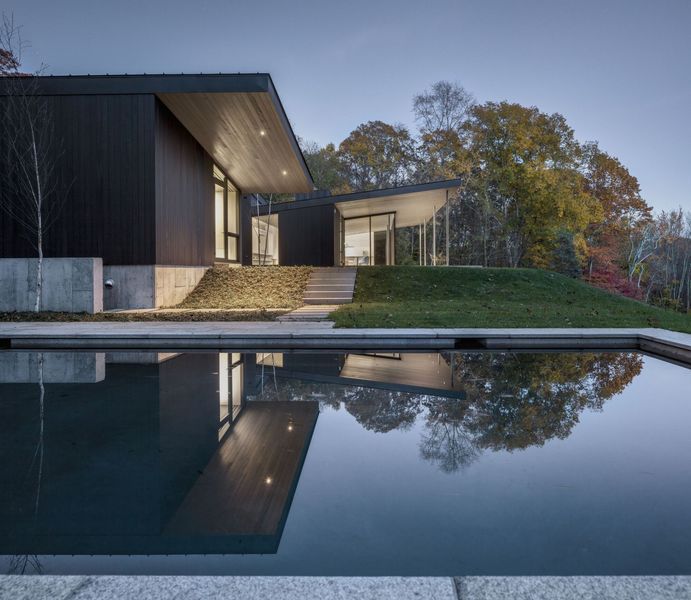 Roxbury House Blends of Art and Architect by Desai Chia Architecture