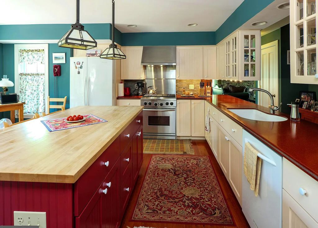 The Estate in Upper Black Eddy is a luxurious home undergone a dedicated, comprehensive and accurate restoration now available for sale. This home located at 1005 River Rd, Upper Black Eddy, Pennsylvania; offering 03 bedrooms and 03 bathrooms with 3,452 square feet of living spaces.