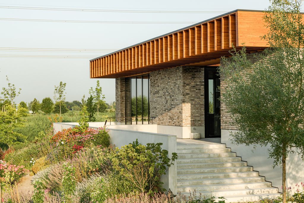 Terphouse Rotterdam, Sustainable Home with Timber roof by Studio AAAN